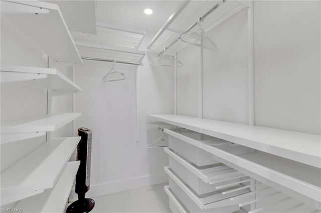 9 High Point CIR N 102, Naples, FL 34103