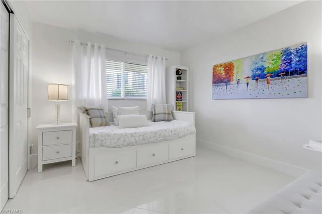 9 High Point CIR N 102, Naples, FL 34103