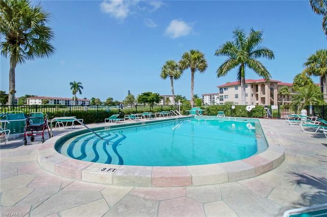 9 High Point CIR N 102, Naples, FL 34103