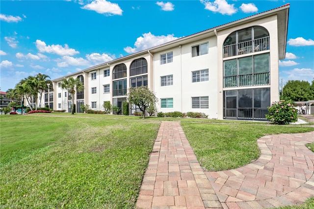 9 High Point CIR N 102, Naples, FL 34103