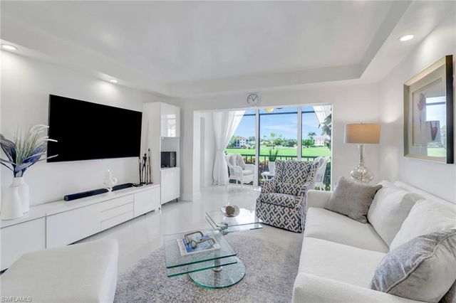 9 High Point CIR N 102, Naples, FL 34103