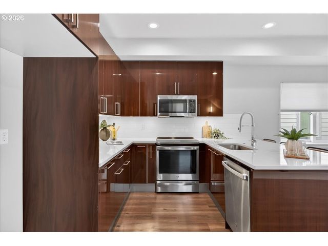 6745 Se GENROSA St, Hillsboro, OR 97123