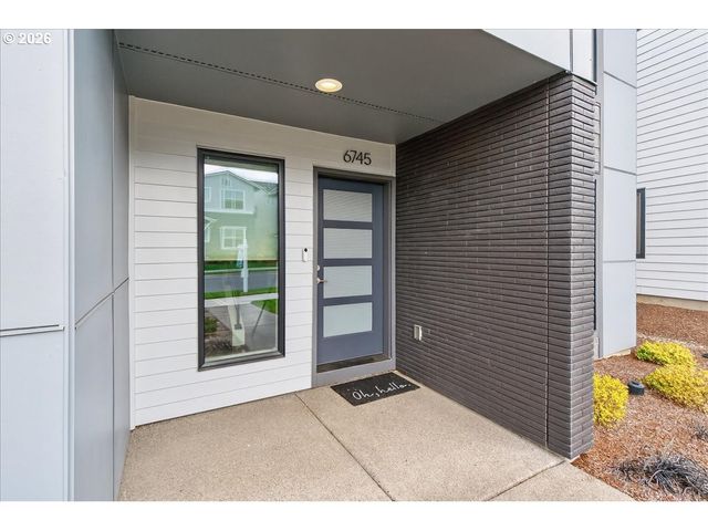 6745 Se GENROSA St, Hillsboro, OR 97123