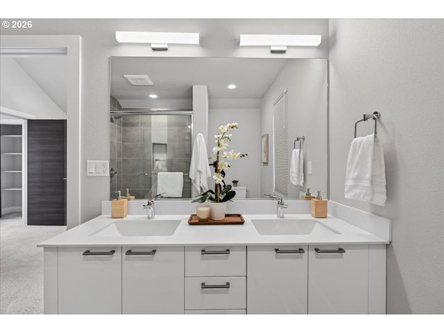 6745 Se GENROSA St, Hillsboro, OR 97123