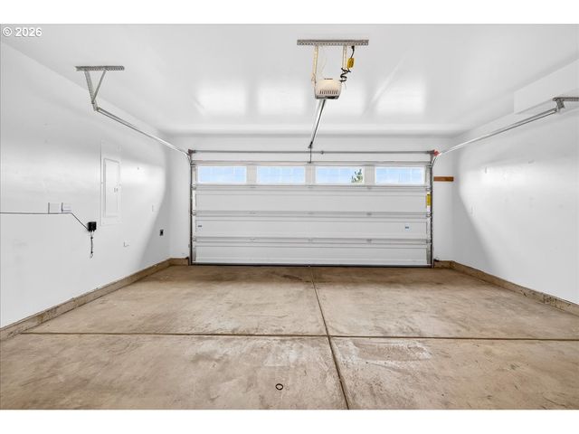 6745 Se GENROSA St, Hillsboro, OR 97123