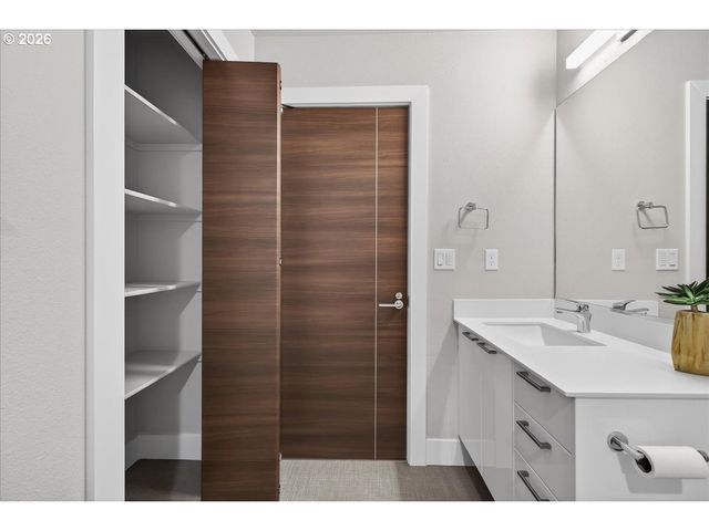 6745 Se GENROSA St, Hillsboro, OR 97123