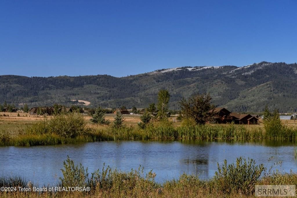 Image 4 of property listing at 6688 Fox Meadow Drive, Victor, ID 83455