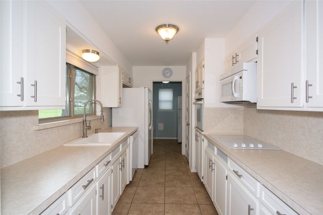 2124 Ridge Lane, Grapevine, TX 76051