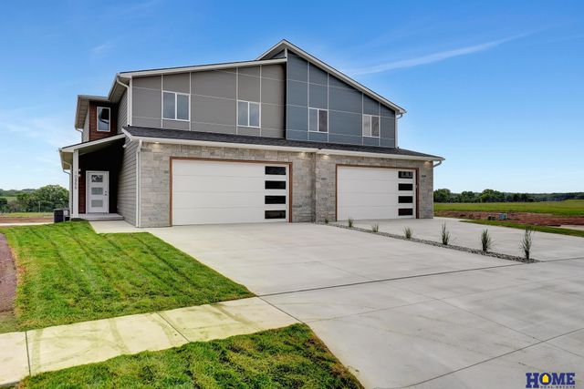 10856 Legends Lane, Lincoln, NE 68527