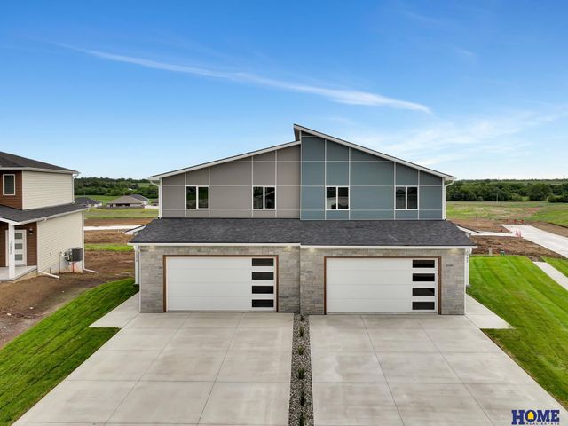10856 Legends Lane, Lincoln, NE 68527