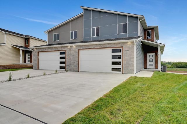 10856 Legends Lane, Lincoln, NE 68527