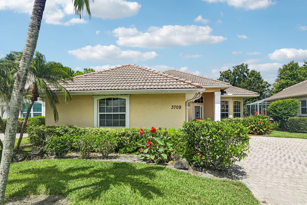 3709 NW Royal Oak Drive, Jensen Beach, FL 34957