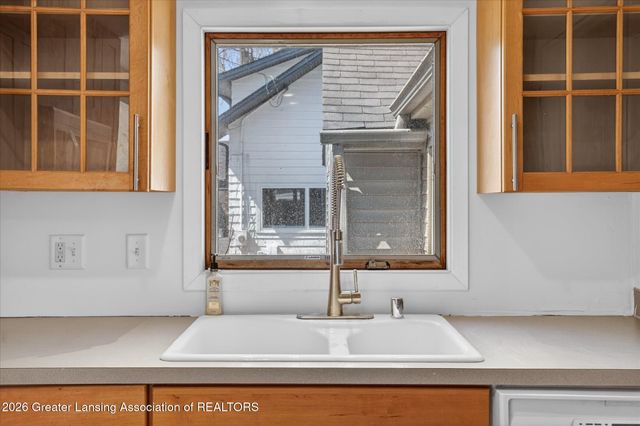 1031 Bement Street, Lansing, MI 48912