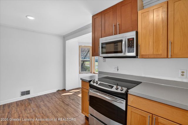 1031 Bement Street, Lansing, MI 48912