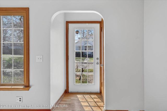 1031 Bement Street, Lansing, MI 48912