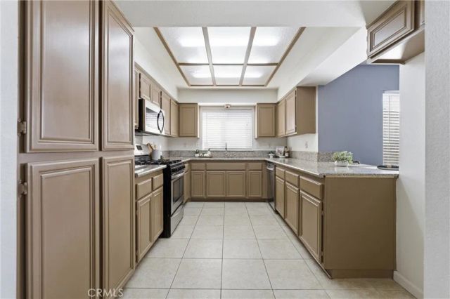 44919 Fenhold, Lancaster, CA 93535