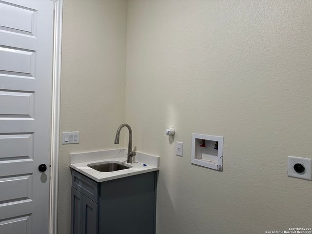 6014 COVERS COVE, Cibolo, TX 78108