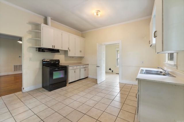 1800 W Short 17th Street, North Little Rock, AR 72114