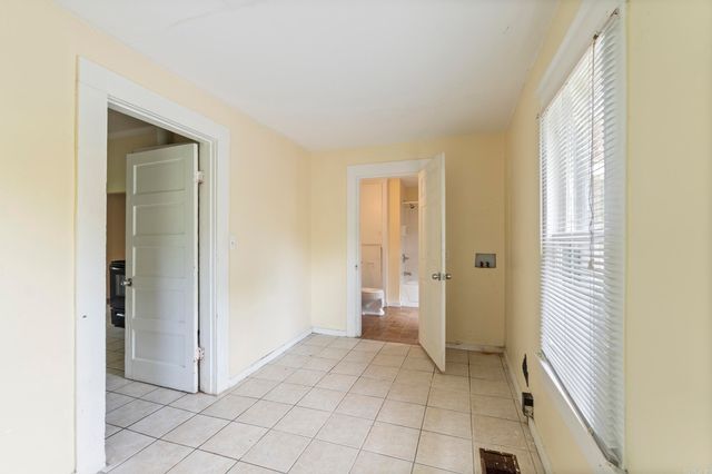 1800 W Short 17th Street, North Little Rock, AR 72114