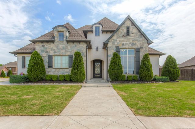 519 N 84th Place, Broken Arrow, OK 74014