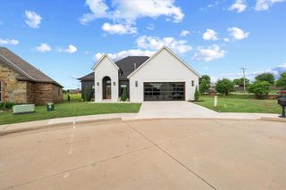 1304 Katelyn Court, Yukon, OK 73099
