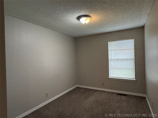 7880 N 120th East Avenue, Owasso, OK 74055