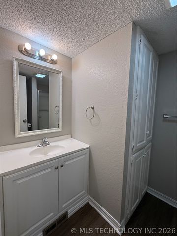 7880 N 120th East Avenue, Owasso, OK 74055