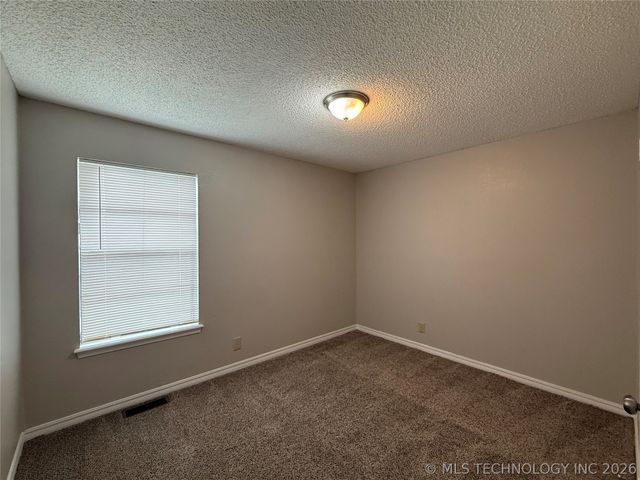 7880 N 120th East Avenue, Owasso, OK 74055