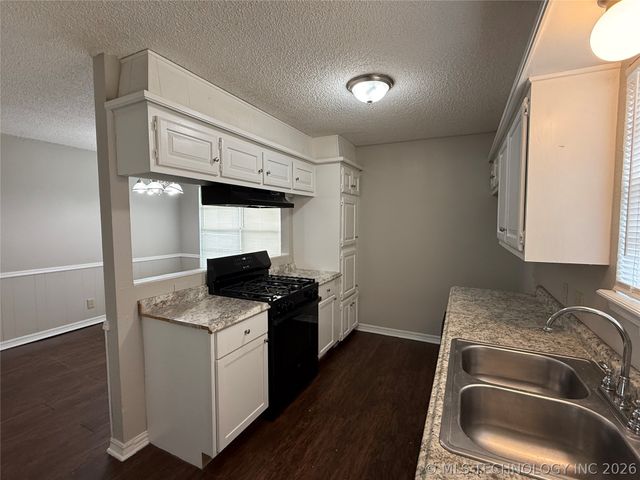 7880 N 120th East Avenue, Owasso, OK 74055