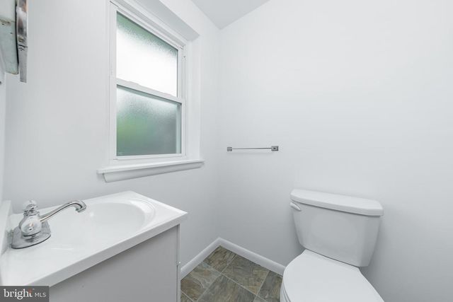 1113 W VALLEYBROOK RD, Cherry Hill, NJ 08034