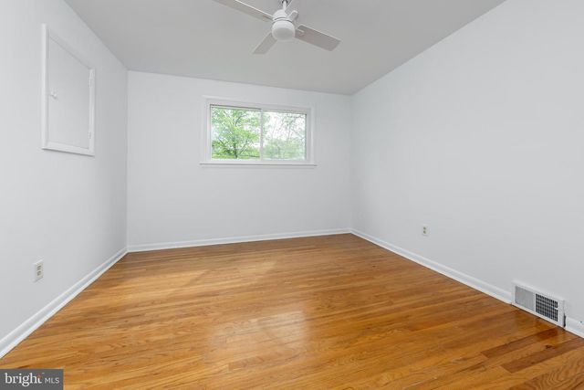 1113 W VALLEYBROOK RD, Cherry Hill, NJ 08034
