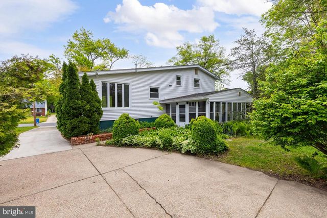 1113 W VALLEYBROOK RD, Cherry Hill, NJ 08034