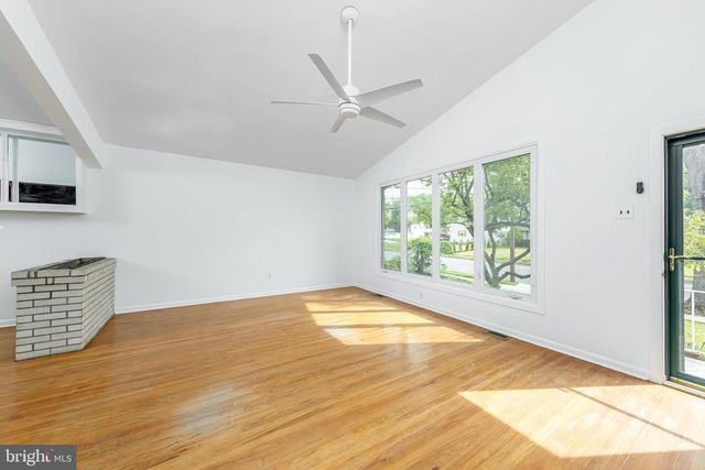 1113 W VALLEYBROOK RD, Cherry Hill, NJ 08034