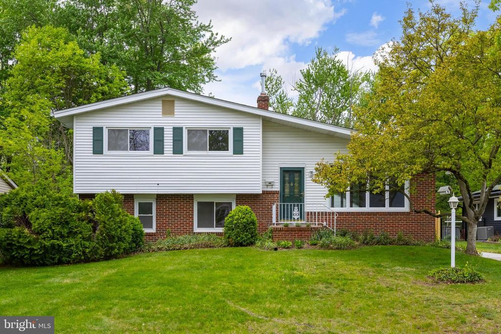 1113 W VALLEYBROOK RD, Cherry Hill, NJ 08034