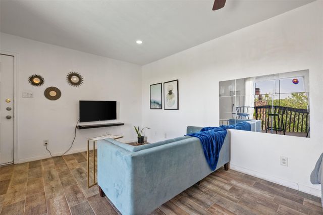 6903 Deatonhill DR 15, Austin, TX 78745