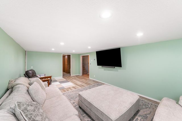 629 Olson Avenue, Windom, MN 56101