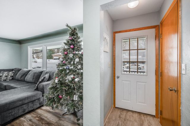 629 Olson Avenue, Windom, MN 56101