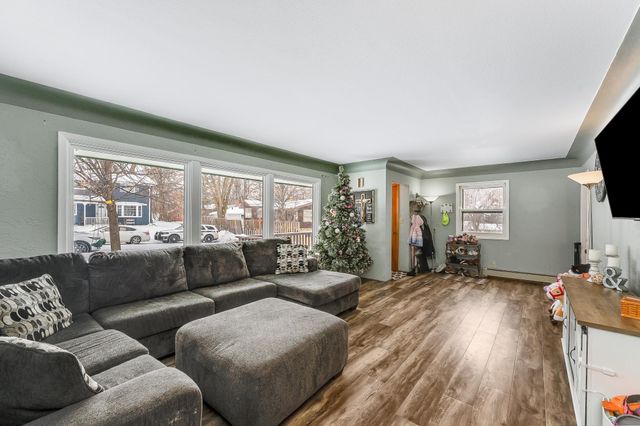 629 Olson Avenue, Windom, MN 56101