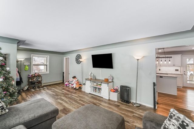 629 Olson Avenue, Windom, MN 56101