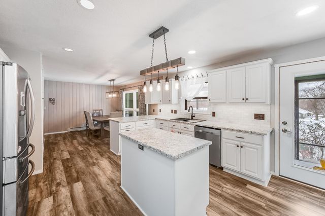 629 Olson Avenue, Windom, MN 56101