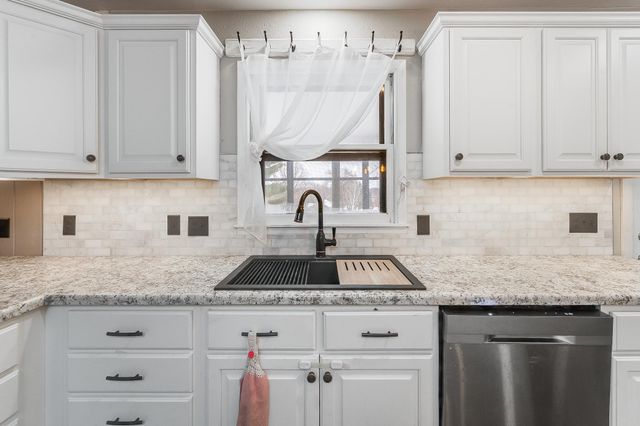 629 Olson Avenue, Windom, MN 56101