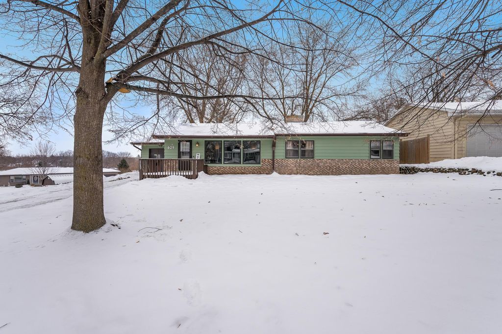 629 Olson Avenue, Windom, MN 56101