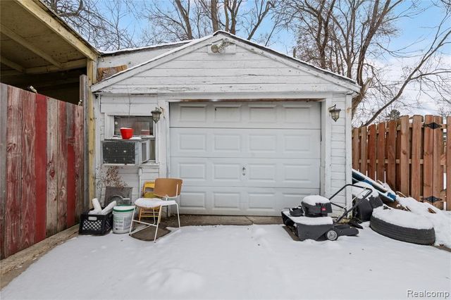 215 W Ainsworth Street, Ypsilanti, MI 48197