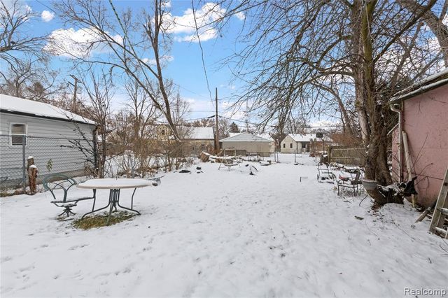 215 W Ainsworth Street, Ypsilanti, MI 48197