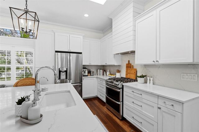 1920 WISTERIA STREET, Sarasota, FL 34239