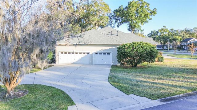 2243 SE LAUREL RUN DRIVE, Ocala, FL 34471