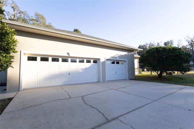 2243 SE LAUREL RUN DRIVE, Ocala, FL 34471