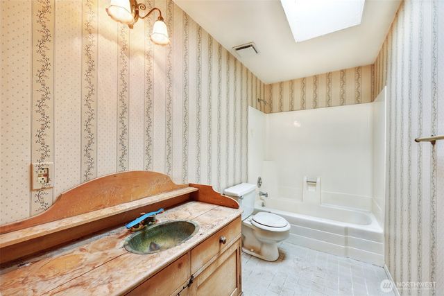 19624 62nd Avenue NE, Kenmore, WA 98028