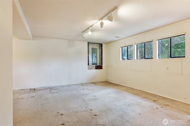 19624 62nd Avenue NE, Kenmore, WA 98028