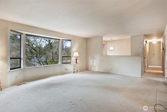 19624 62nd Avenue NE, Kenmore, WA 98028